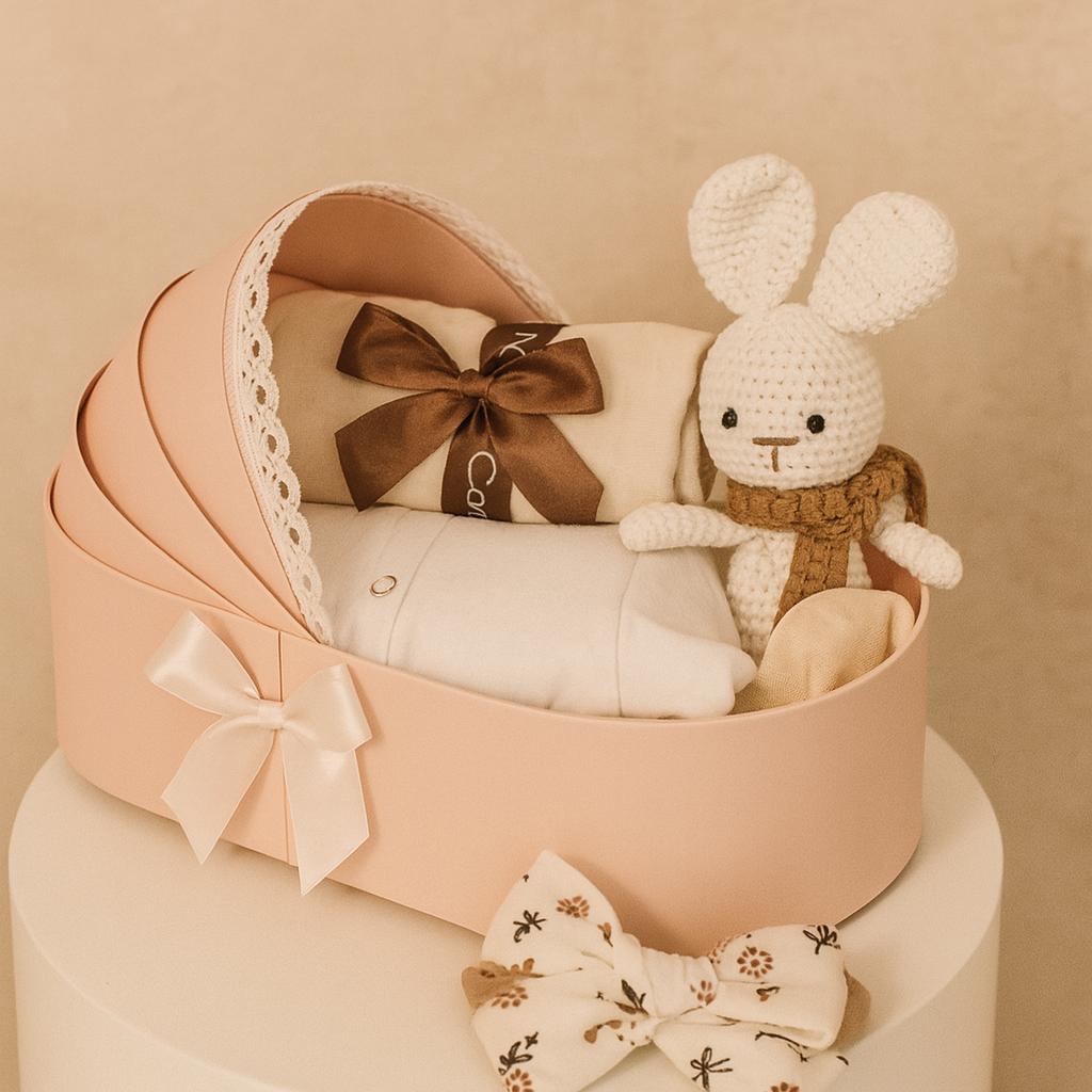 Panier cadeau pour nouveau-né fille